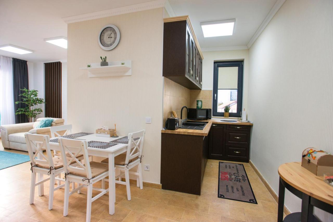 Lira Holiday Apartments 萨图马雷 外观 照片