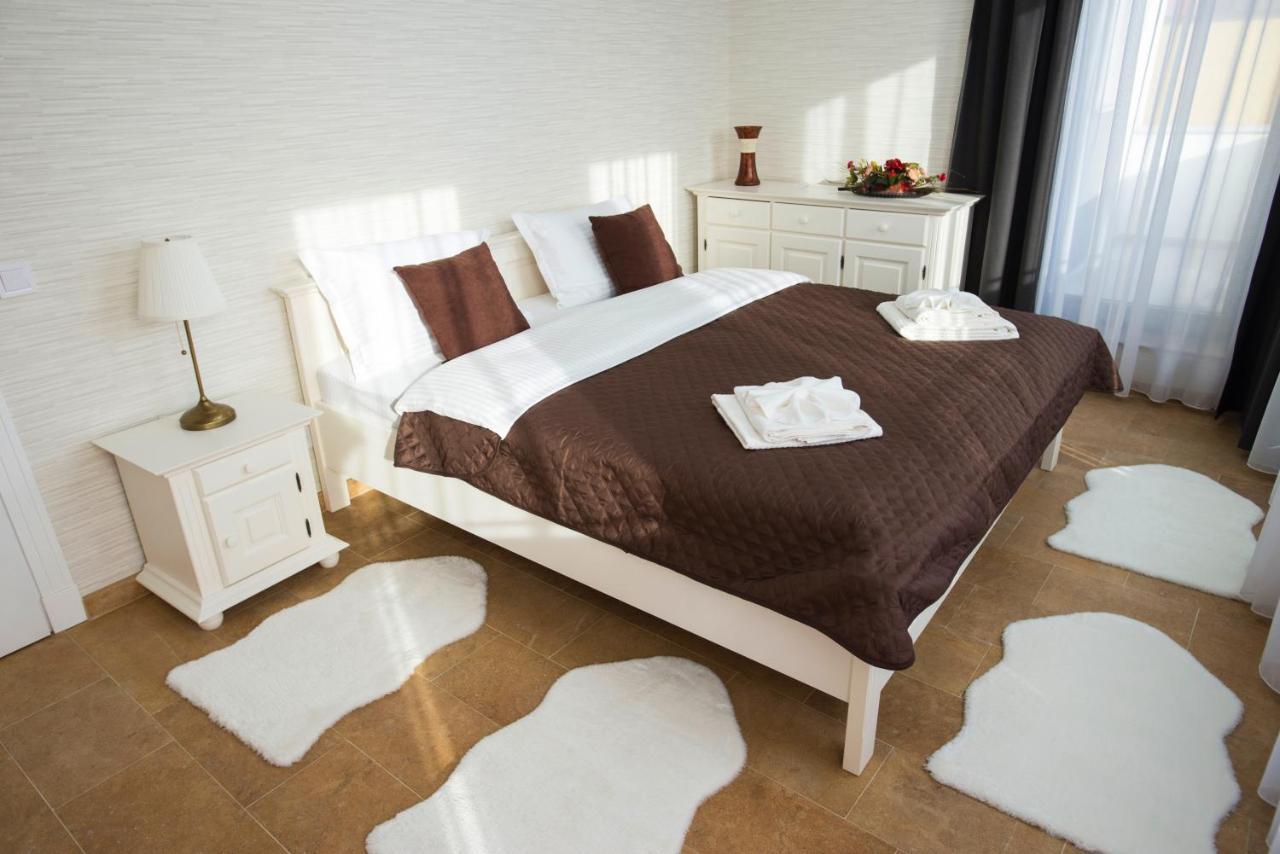 Lira Holiday Apartments 萨图马雷 外观 照片