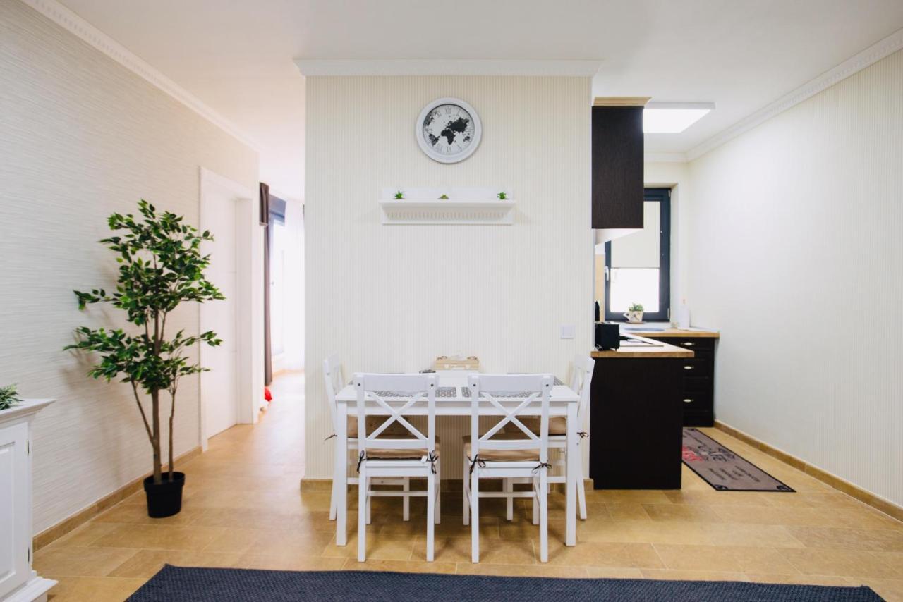 Lira Holiday Apartments 萨图马雷 外观 照片
