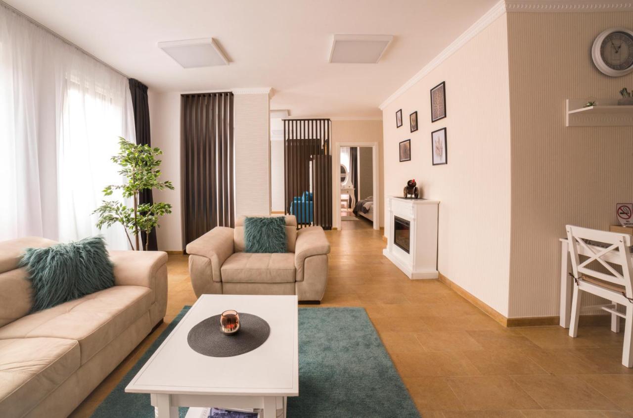 Lira Holiday Apartments 萨图马雷 外观 照片