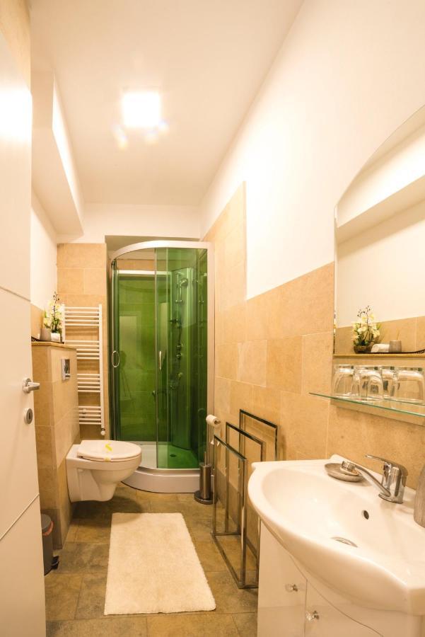 Lira Holiday Apartments 萨图马雷 外观 照片
