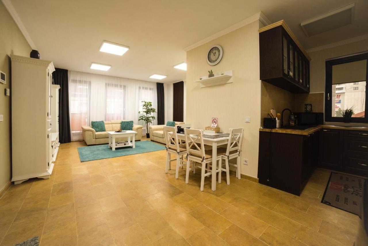 Lira Holiday Apartments 萨图马雷 外观 照片