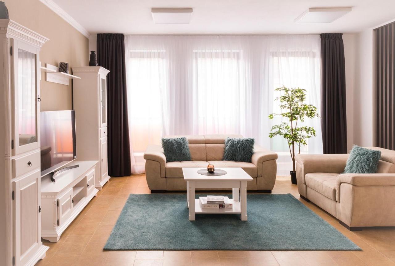Lira Holiday Apartments 萨图马雷 外观 照片
